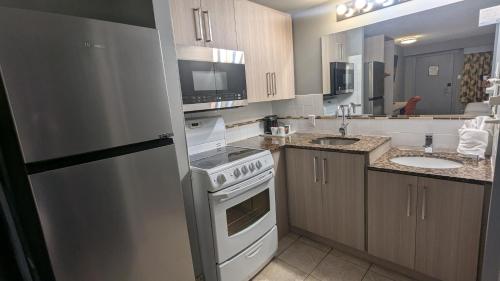 Ramada kitchenette suite with full appliances